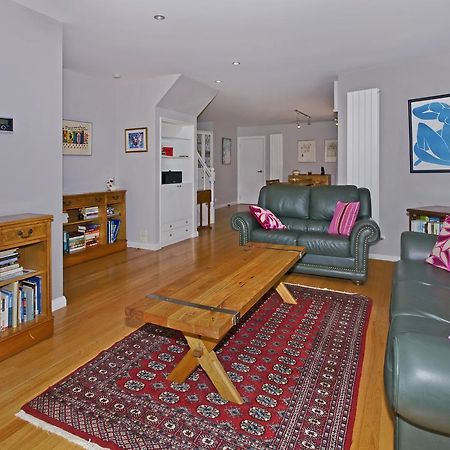 Riverside Villa - In The City By The River! Nelson Bagian luar foto